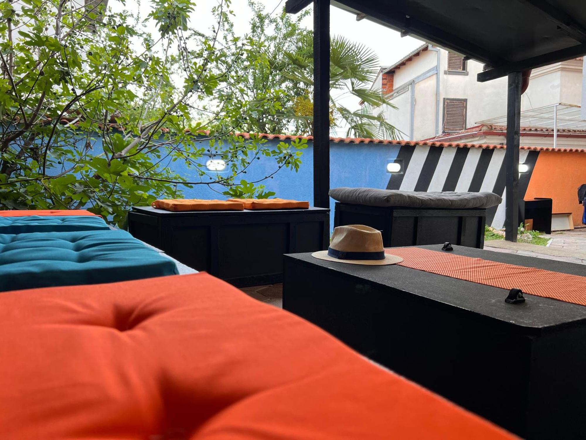 Blue Orange Lake Hostel Ohrid Exteriör bild